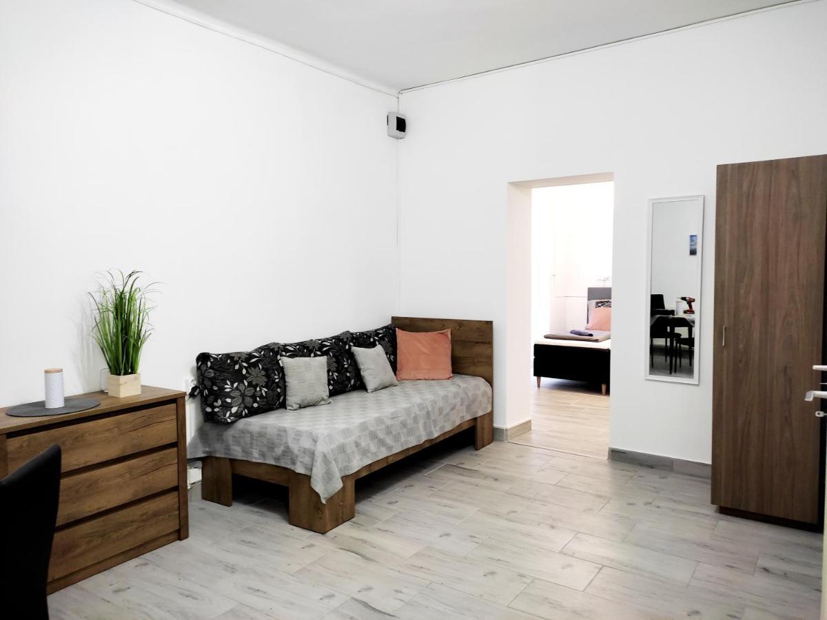 Dunapart Apartment Vác Esterno foto