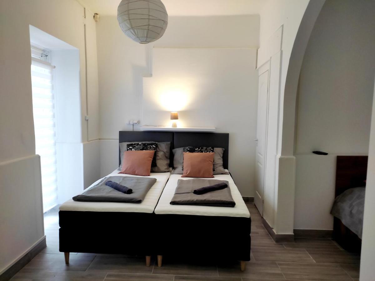 Dunapart Apartment Vác Esterno foto