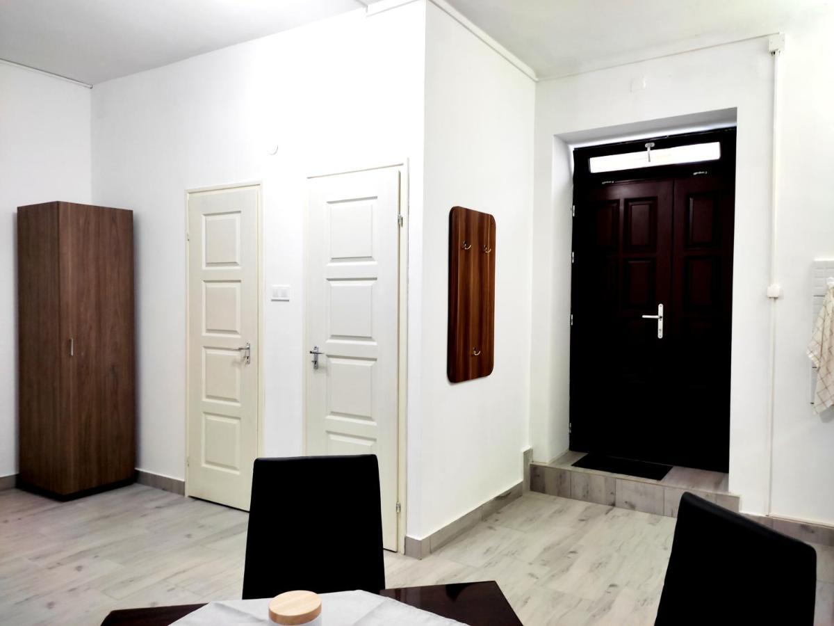 Dunapart Apartment Vác Esterno foto